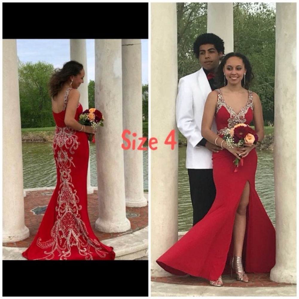 Dresses/gowns